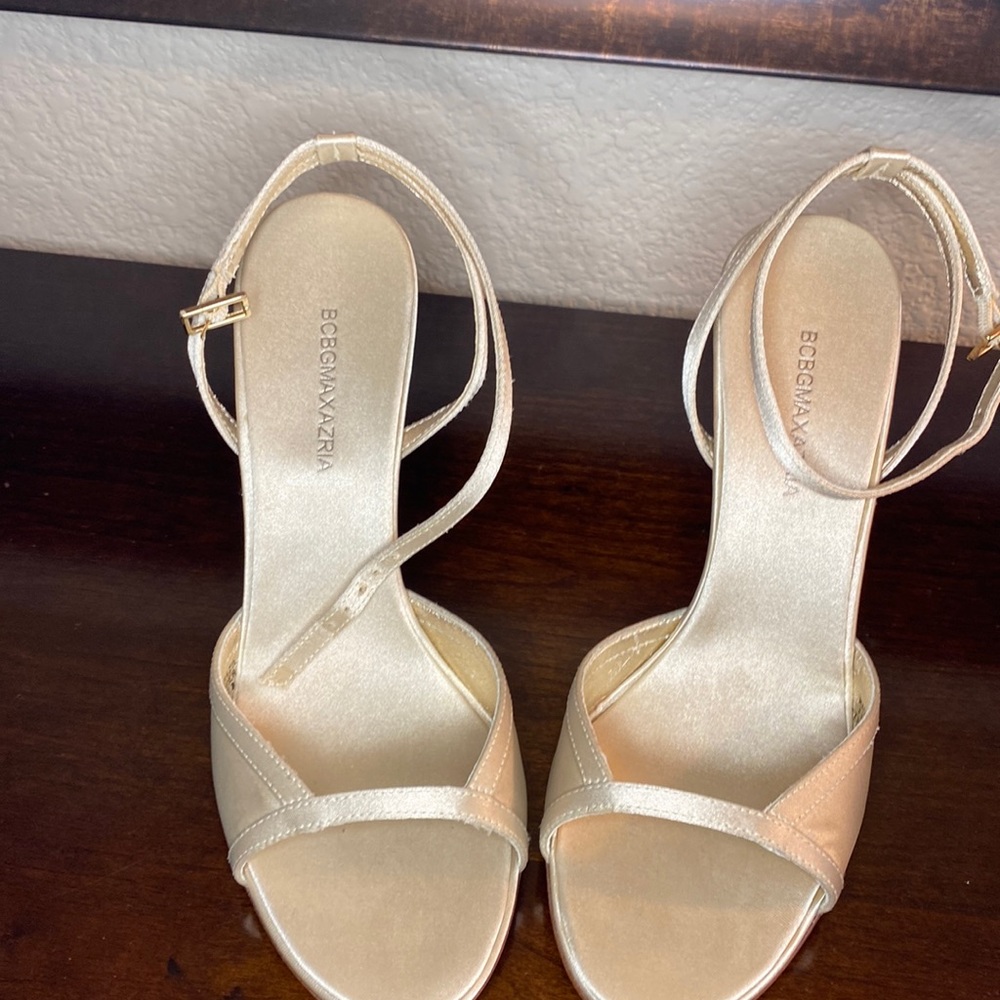 BCBG shoes new, never worn, size 7